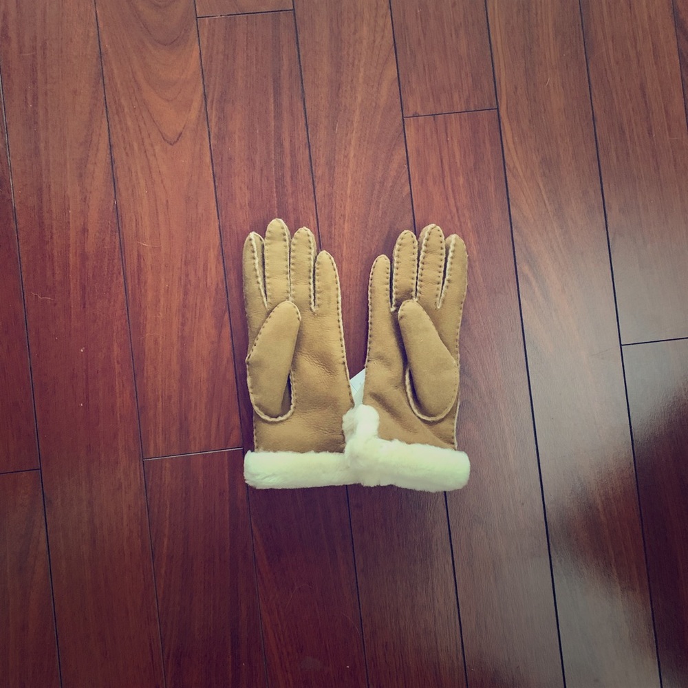UGG gloves